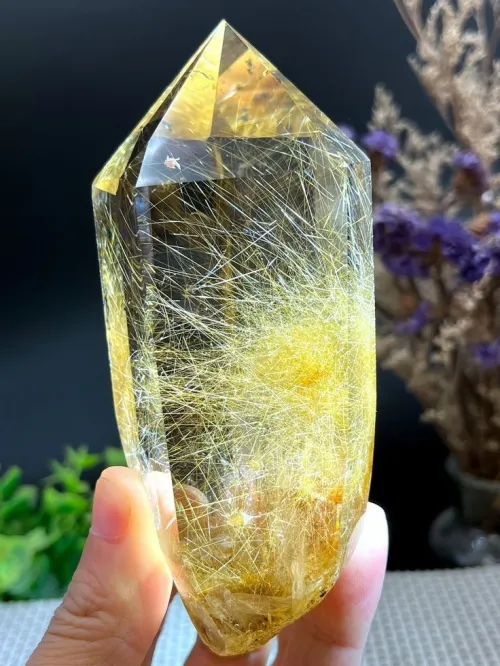 Citrine centerpiece showing warm and cool tones blending with evergreen branches